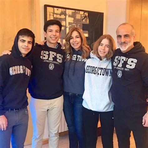 Công chúa, hoàng tử song sinh của Hoàng gia Jordan - Đời sống - ZNEWS.VN