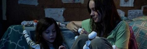 Room Movie Review: Brie Larson Breaks Out in Emotional Ride | Collider