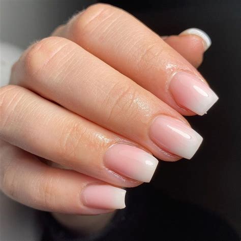 UNGHIE CORTE, nail art più belle e come scegliere la forma