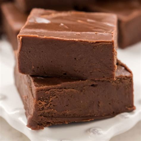 Easy Chocolate Fudge - Two Sisters