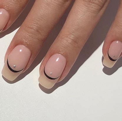 24 Trendy Halloween Nail Designs For 2023, From Ghosts To Spiderwebs