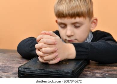 419 Praying Person On His Knees Images, Stock Photos & Vectors ...