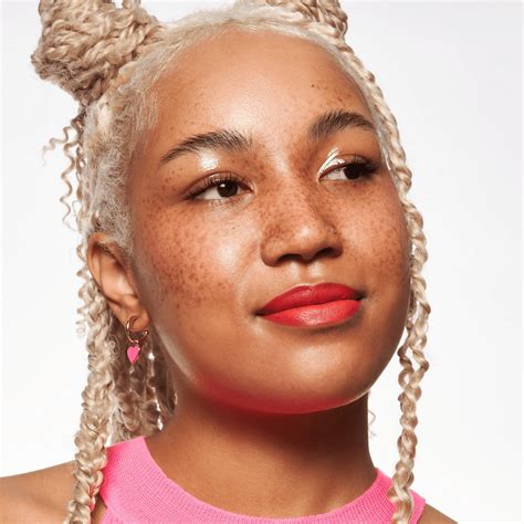 Купить essence жидкие румяна BABY GOT BLUSH Dusty Rose онлайн