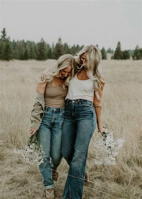 sister shoot!! in 2025 | Sisters photoshoot poses, Girlfriends