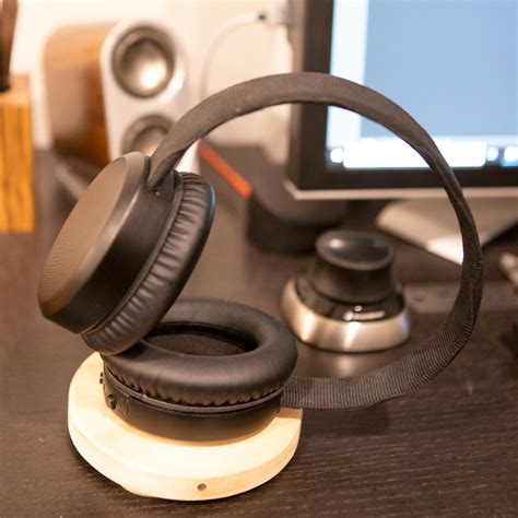 wireless charging   printed headphones