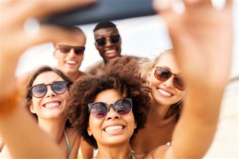 How To Protect Your Eyes From UV Light Damage | Eduardo Besser, MD
