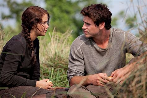 10 Reasons Why Katniss Should Have Chosen Gale Over Peeta In the Hunger