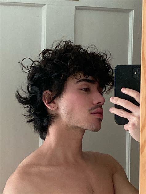 pin  fihts  mirror selfies men haircut curly hair long hair
