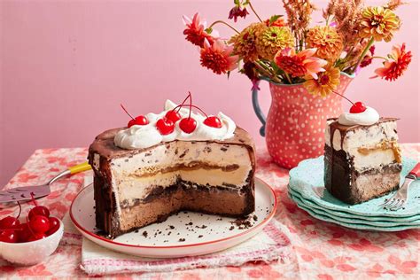 vanilla  chocolate ice cream cake recipe