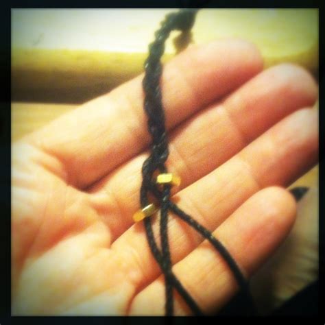 braiding         hands