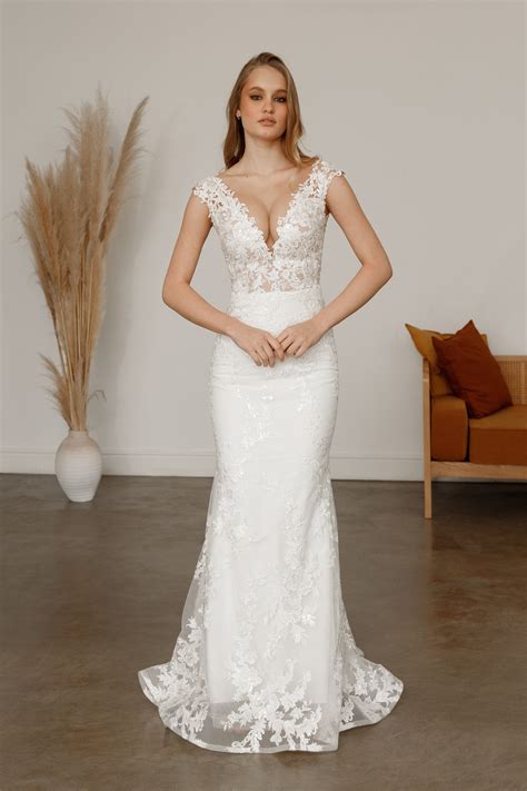 Lace bodycon wedding dress 60 photos - Astyledwedding.com