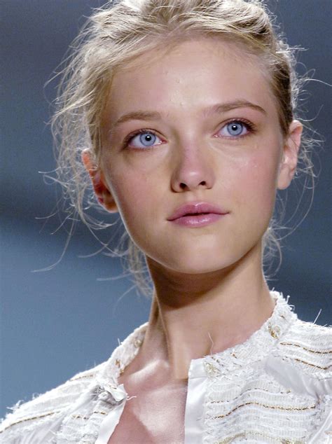 Vlada Roslyakova at J.Mendel Spring 2006 | Vlada roslyakova, Model face