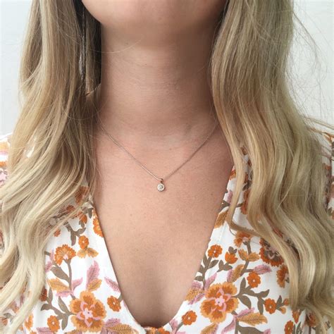 perfect necklaces   neckline    jewellery industr