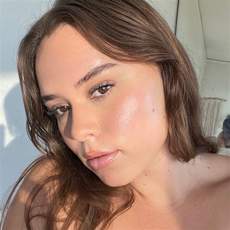 Venezia Cruz's Amazon Page