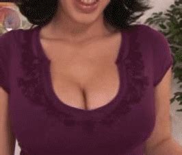 Bouncing Boobs. Part 2 (22 gifs)