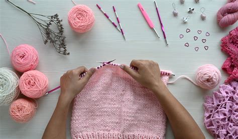 Color Play in Knitting: How Yarn and Needle Colors Transform Your Craft ...