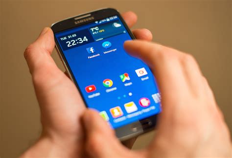 Some of largest mobile phone providers 'routinely overcharging loyal customers' - The Sunday Post