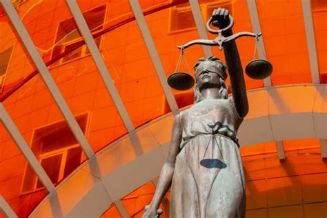 В Воронеже суд отказался менять исправительные работы осужденному ...