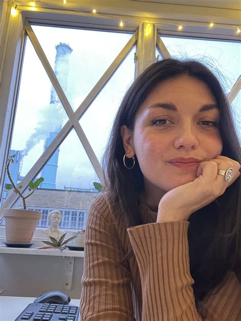 Nika Abiri | Översättarsektionen