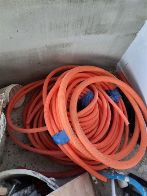 Cev rebrasta za kable ugodno