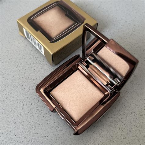 Пудра для лица ambient lighting hourglass powder light dim 1.3 гр ...