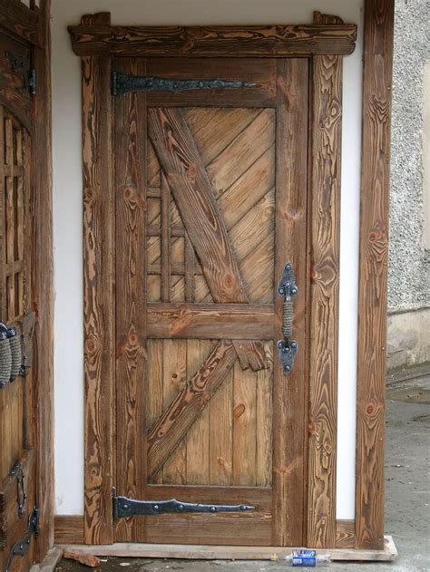 Внутренние двери сарая, Состаренные двери, Внутренняя дверь