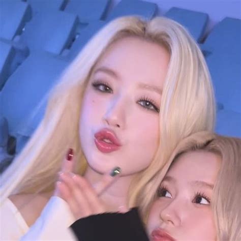 ♡SHUHUA♡ in 2024 | Matching icons, Icon, Girl