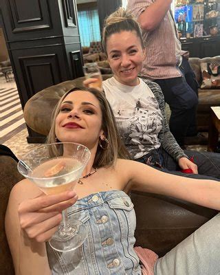 Софи Маринкова намери четирилистна детелина докато снима "Ол Инклузив"
