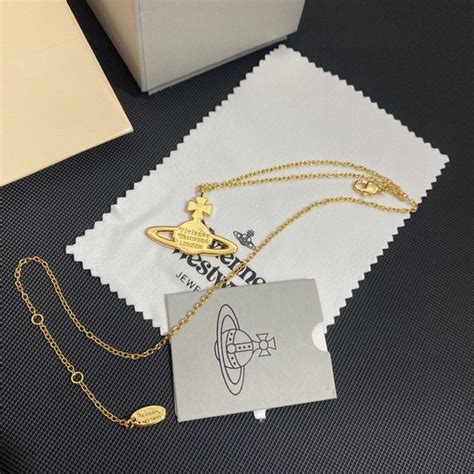 Колье Vivienne Westwood - купить с доставкой по выгодным ценам в ...