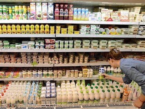 Россия запретила ввоз продуктов из США и ЕС (новости) - YouTube