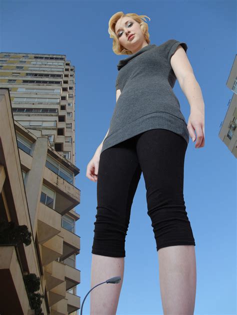 Blonde giantess by Alberto62 on DeviantArt