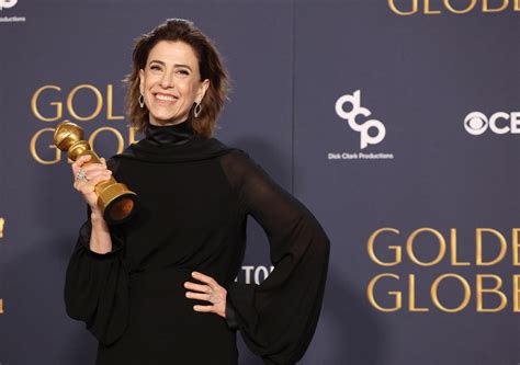 Fernanda Torres faz história e conquista Globo de Ouro