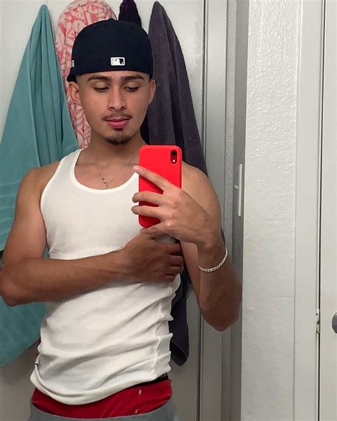 𝓐𝓵𝓫𝓮𝓻𝓽𝓸 | Attractive guys, Hot mexican men, Cute lightskinned boys