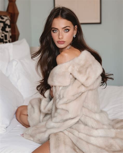 yael shelbia age height net worth boyfriend facts bio wiki