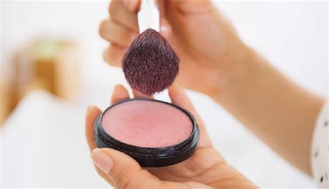 10 món đồ "must-have" trong bộ trang điểm cơ bản