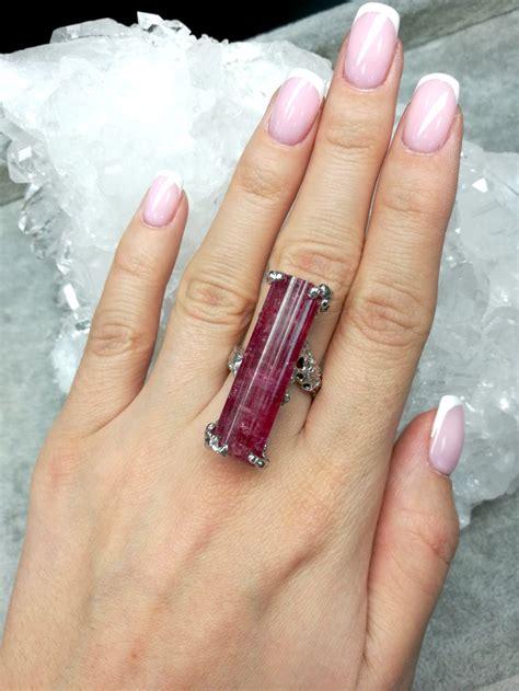 Серебряное кольцо с рубеллитом с сертификатом МГУ 9265