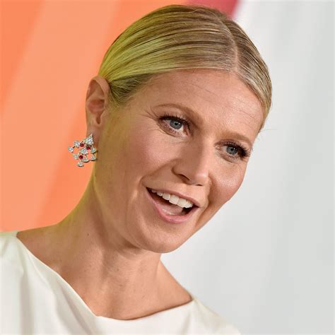Gwyneth Paltrow Admits Being a Stepmom Was "Really Hard at First ...