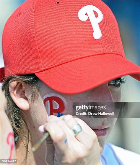 Baseball Face Paint Photos and Premium High Res Pictures - Getty Images