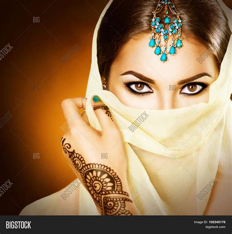 Beautiful Arabian Girl Image & Photo (Free Trial) | Bigstock