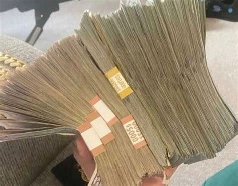 Pin by Ernesto López Flores on Abundancia dinero | Money girl, Money ...