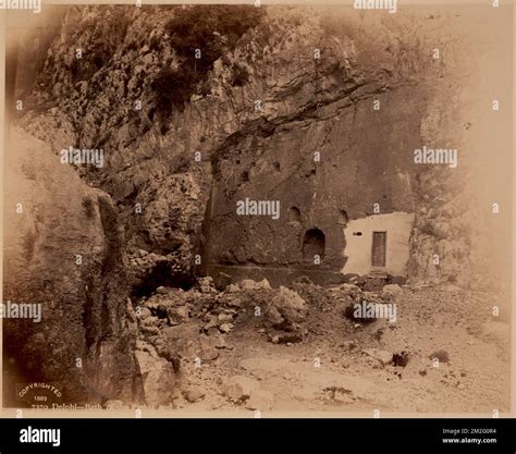 delphi bath   pythia  castalian spring greek temples