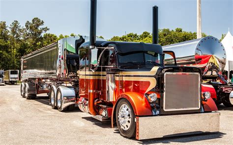 Semi Truck HD Desktop Backgrounds Free Download
