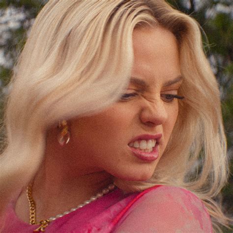 regina george pfp | Blonde wife, Mean girls, Renee