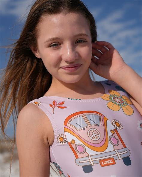 Gabriella Mitchell | TL Mitchell | Counting down the days with joy