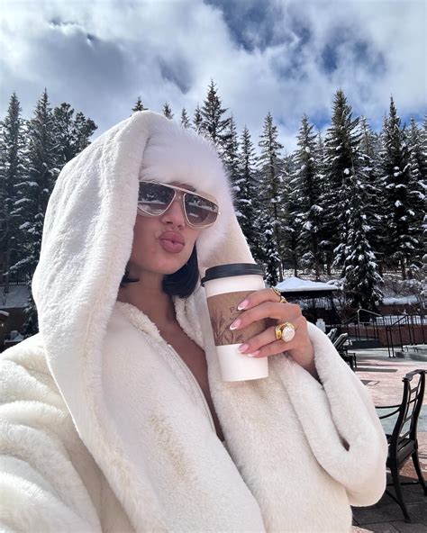 YESJULZ (@yesjulz) • Instagram photos and videos