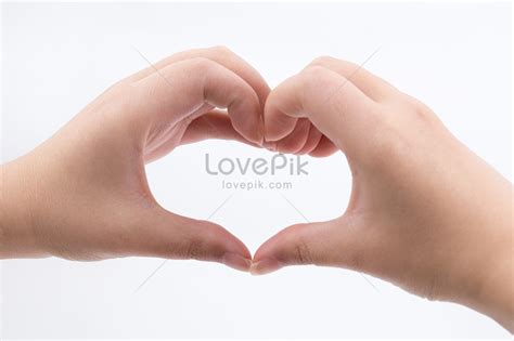 hand   heart  love picture  hd