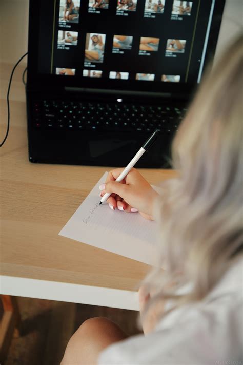 Eva Elfie : r/LadiesofMetArt