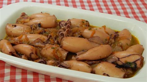 Receta fácil de calamares al vino blanco - YouTube
