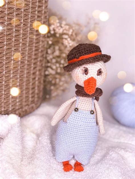 Гусёнок игрушка