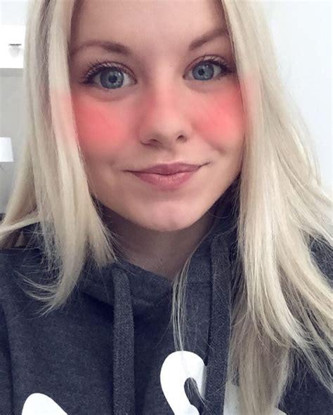 Mommy is not happy at all I need a sissy to cheer me up Kik